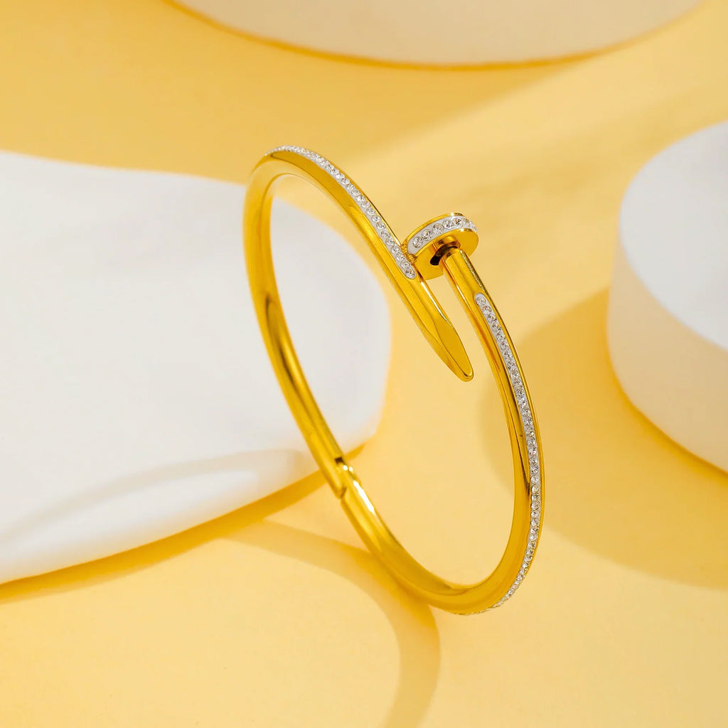 Bracelet Clou Diamanté – Luxe & Audace