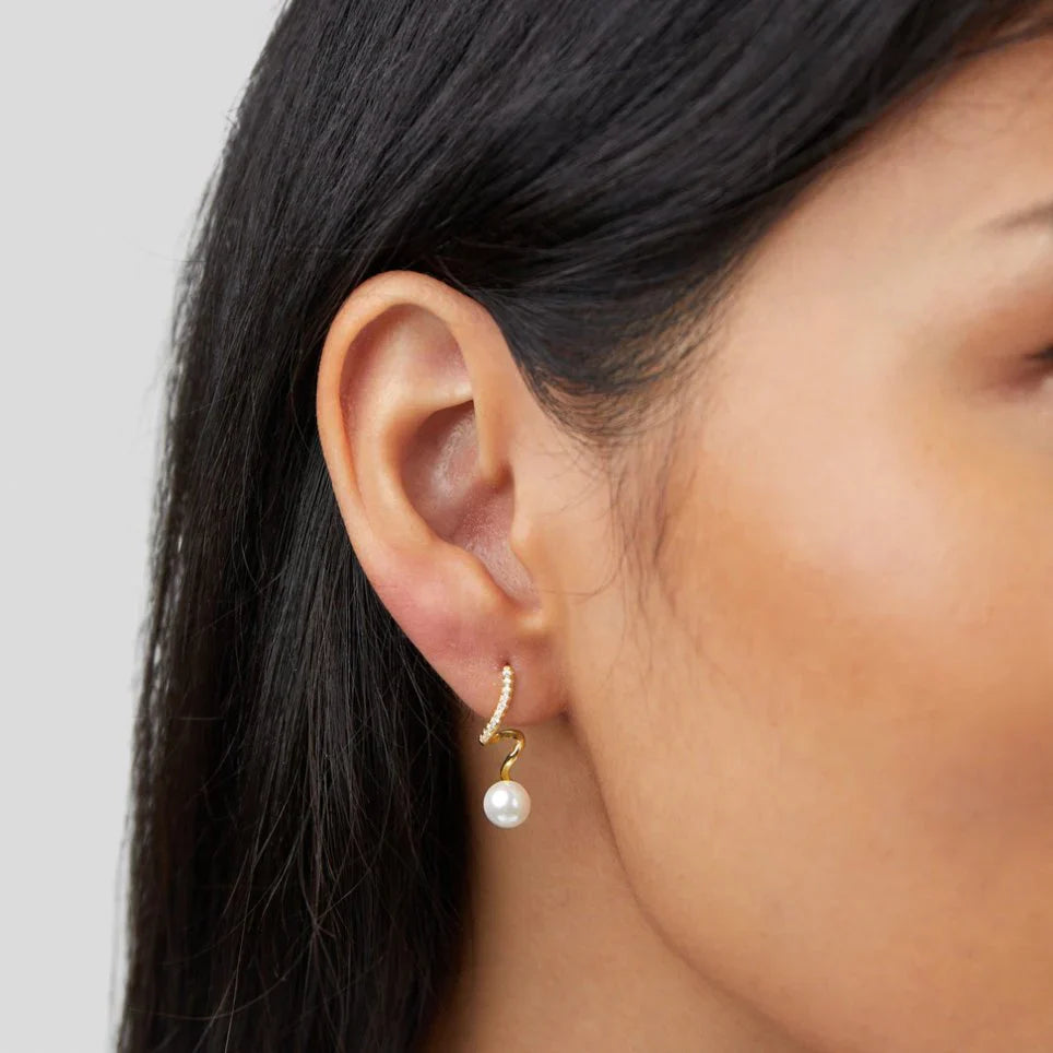 oucle d’Oreille Vague Perle – Élégance & Douceur